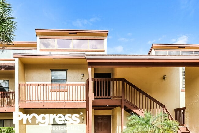 property at 304 Lakeview Dr E