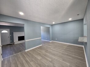 689 Biltmore Dr in Virginia Beach, VA - Building Photo - Building Photo