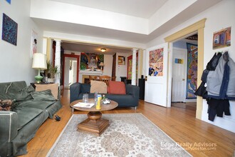 8 Selkirk Rd, Unit 3 in Boston, MA - Foto de edificio - Building Photo
