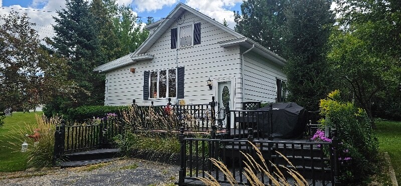 12200 W Janesville Rd in Hales Corners, WI - Building Photo