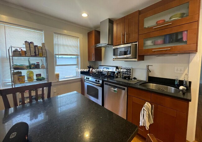 19 Frederick Ave, Unit 1