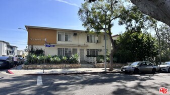 950 N Genesee Ave in West Hollywood, CA - Building Photo