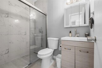 1320 Drexel Ave in Miami Beach, FL - Building Photo - Building Photo
