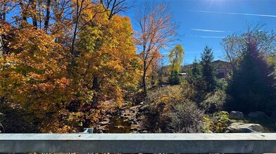 11 Cross Creek Rd in Cold Spring, NY - Building Photo - Building Photo