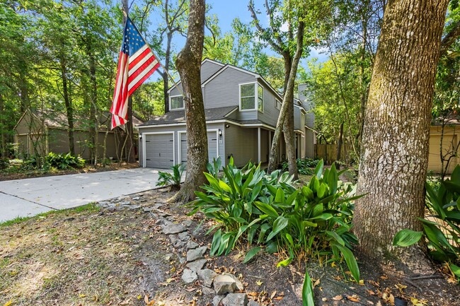 property at 15 Breezy Point Pl