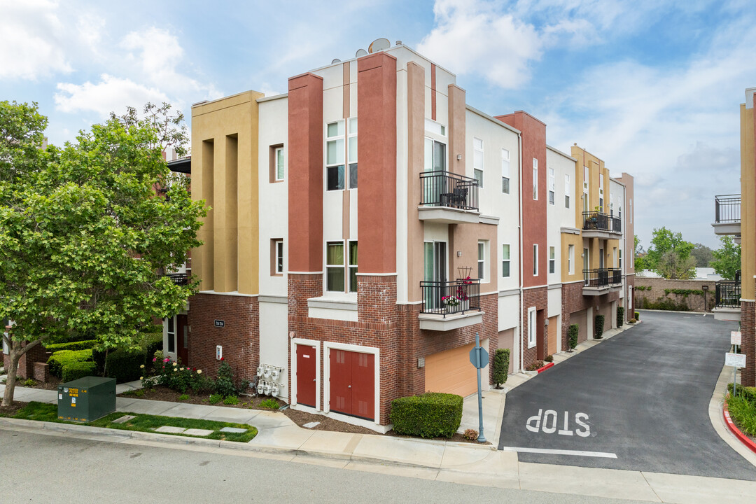 Village Walk in Claremont, CA - Foto de edificio