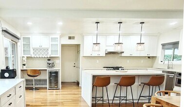 4719 Dunman Ave in Woodland Hills, CA - Building Photo - Building Photo