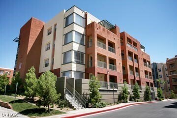 property at 47 E Agate Ave
