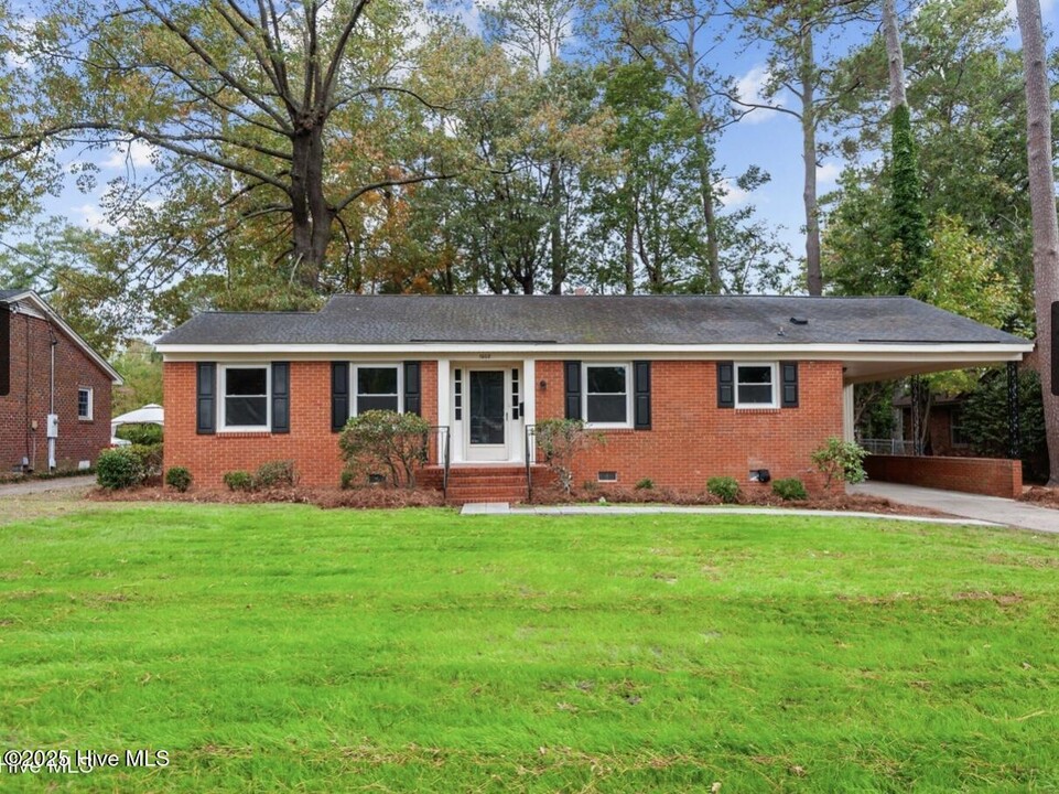 1602 Brownlea Dr in Greenville, NC - Building Photo