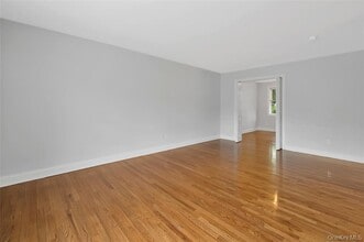 504 Pelham Rd in New Rochelle, NY - Building Photo - Building Photo
