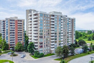 Neelands Place in Brampton, ON - Building Photo - Building Photo