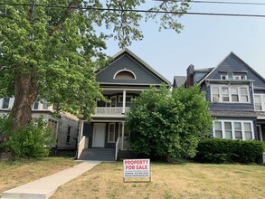 430 W Bancroft St in Toledo, OH - Foto de edificio - Building Photo