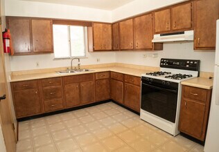 11021 Lincoln Ave in Garfield Heights, OH - Building Photo - Building Photo