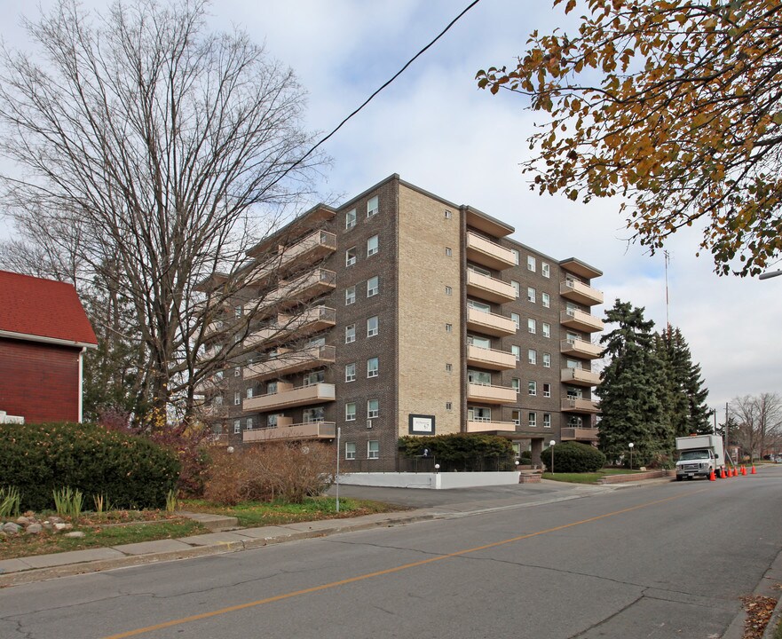 Blythewood in Richmond Hill, ON - Building Photo