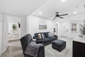 1918 Marshallfield Ln, Unit B in Redondo Beach, CA - Foto de edificio - Building Photo