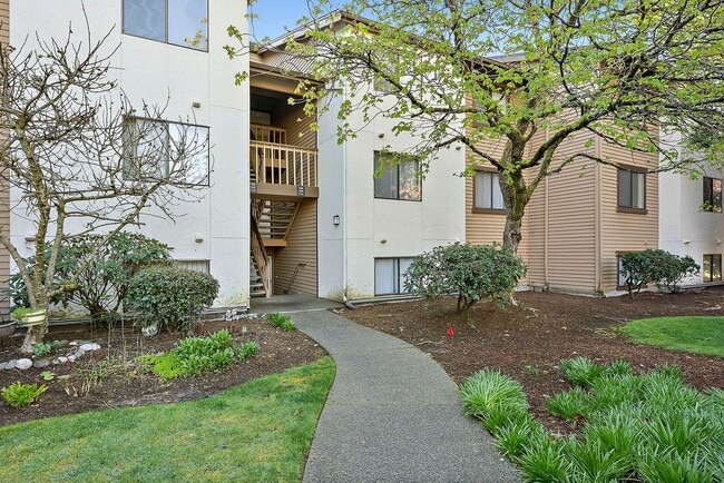 1002 S 312th St in Federal Way, WA - Building Photo - Building Photo