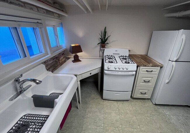 221 Channing St NE in Washington, DC - Foto de edificio - Building Photo