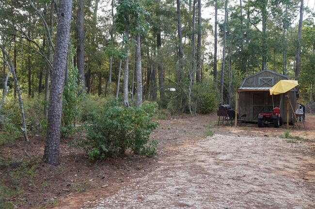 650 Thousand Oaks in Livingston, TX - Building Photo - Building Photo