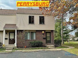 2 Meadowbrook Dr in Perrysburg, OH - Building Photo