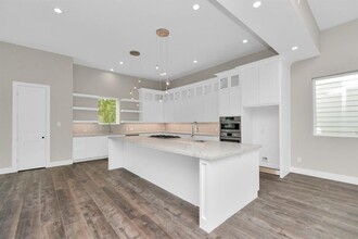 1414 Wheeler Ave in Houston, TX - Foto de edificio - Building Photo