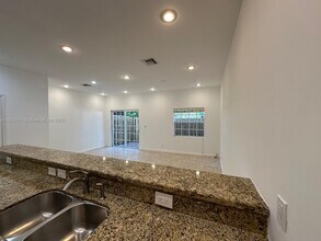 2307 Washington St in Hollywood, FL - Building Photo - Building Photo