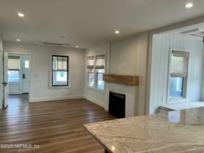 201 Hopkins St in Neptune Beach, FL - Building Photo - Building Photo