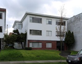1384 W 10th Ave in Vancouver, BC - Building Photo