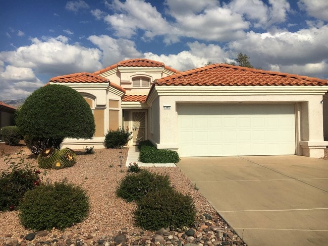 13972 N Trade Winds Way in Oro Valley, AZ - Building Photo - Building Photo