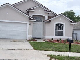 805 Brayton Ln in Davenport, FL - Building Photo