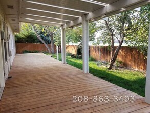 2386 E Three Bars Dr in Meridian, ID - Building Photo - Building Photo