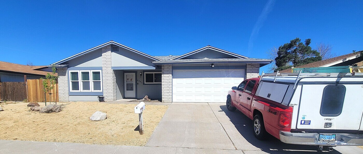 4295 Spring Dr in Reno, NV - Building Photo