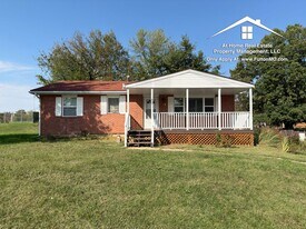 607 Crestwood Dr in Fulton, MO - Building Photo
