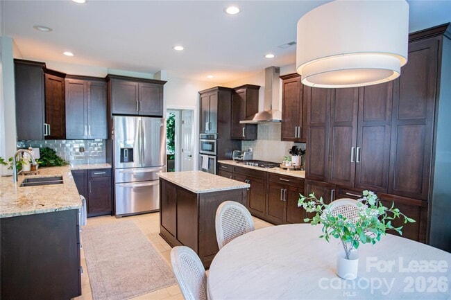 property at 615 Circle Trace Rd