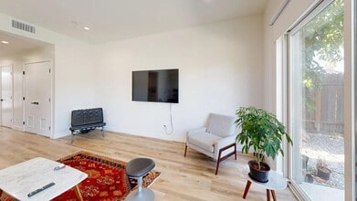 2026 Federal Ave in Los Angeles, CA - Building Photo - Building Photo