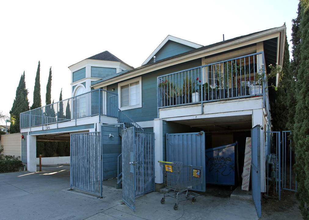 Vermont Apartments in Anaheim, CA - Building Photo