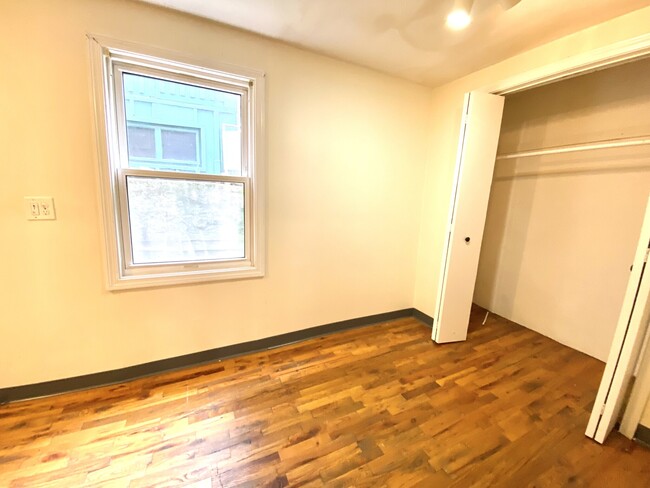 838 Huntington Ave, Unit 1 in Boston, MA - Foto de edificio - Building Photo