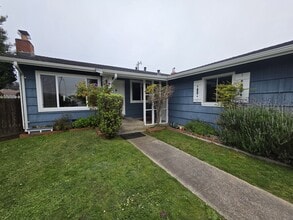 2440 Maywood Dr in San Bruno, CA - Building Photo - Building Photo