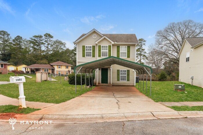 1601 Hallmark Hills Dr in Griffin, GA - Building Photo