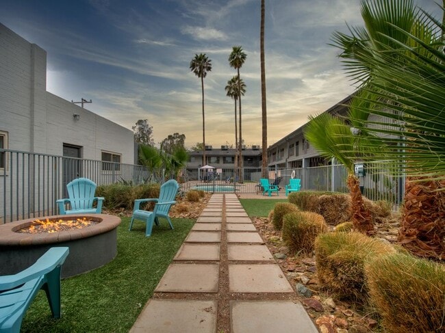 1333 E Thomas Rd in Phoenix, AZ - Building Photo - Building Photo