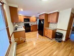 133 Inman Ave in Warwick, RI - Building Photo - Building Photo