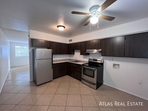 8315 N 61st Ave in Glendale, AZ - Foto de edificio - Building Photo