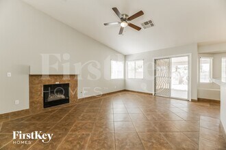 840 Candido Garcia Ave in Henderson, NV - Building Photo - Building Photo