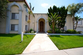 Ocean View Townhomes in Ventura, CA - Foto de edificio - Building Photo