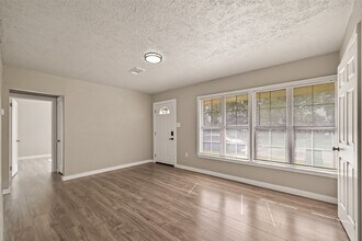 1221 Parkway Dr in Baytown, TX - Building Photo - Building Photo