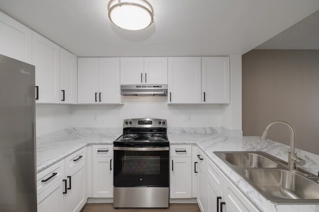 Live the Life You’ve Been Dreaming Of in San Diego, CA - Foto de edificio - Building Photo