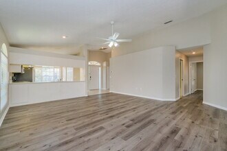10821 New Brighton Ct in New Port Richey, FL - Building Photo - Building Photo