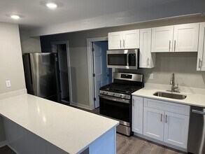 37A Maple Ave, Unit 3 in Andover, MA - Building Photo - Building Photo