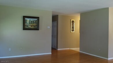 1 Tripplet Rd in Franklin Township, NJ - Building Photo - Building Photo