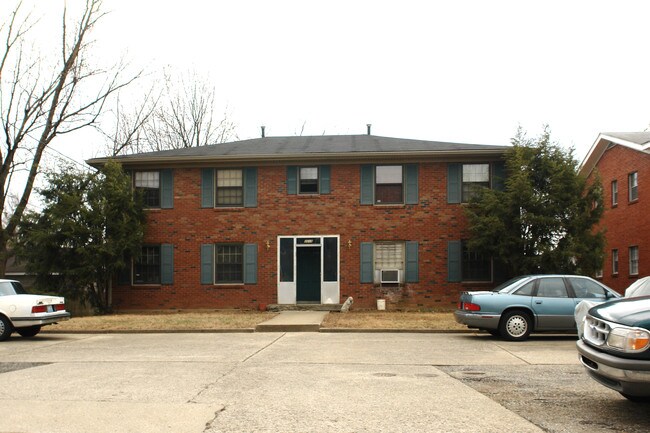 3018 Pamela Way in Louisville, KY - Foto de edificio - Building Photo