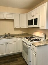 7612 N 2nd St, Unit 1 in Machesney Park, IL - Building Photo - Building Photo